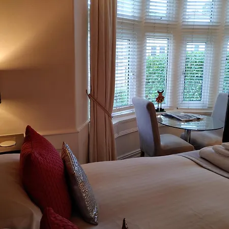 The Bath House Boutique B&B - In-Room Breakfast - Free Parking-3