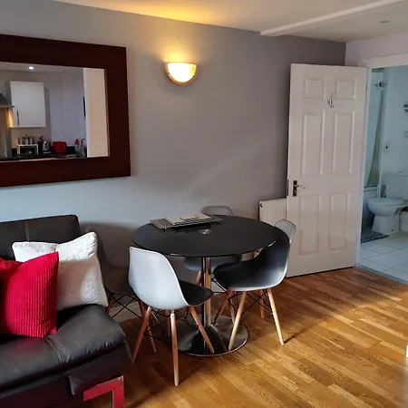 The Bath House Boutique B&B - In-Room Breakfast - Free Parking-2